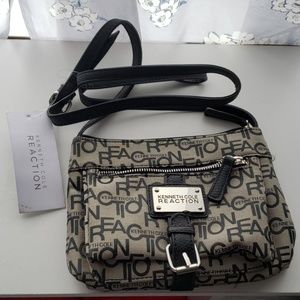 Kenneth Cole Reaction crossbody pirse